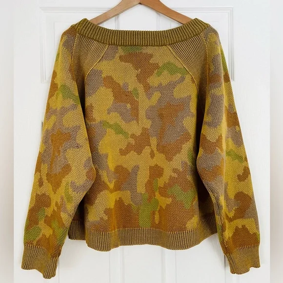 *RARE* Free People Camo Rose Pullover Sweater Size S - Picture 8 of 8